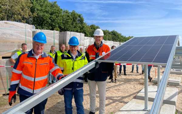 Start bouw Energiepark Ballumerbocht symbolisch gemarkeerd