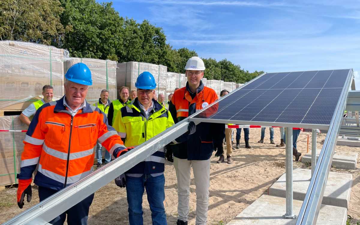 Start bouw Energiepark Ballumerbocht symbolisch gemarkeerd